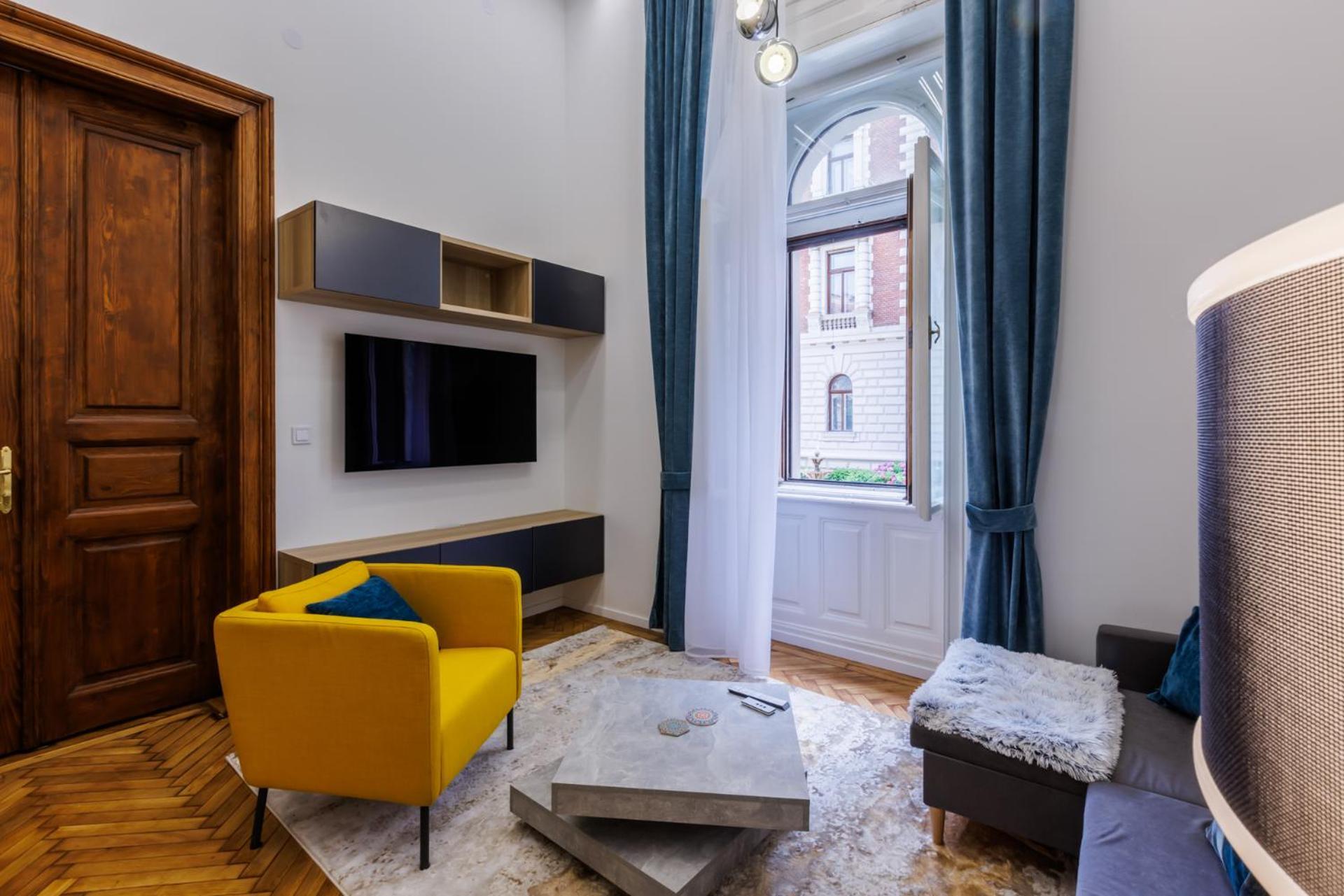 Korond Palace With 4 Bedrooms In An Unesco Protected Palazzo
